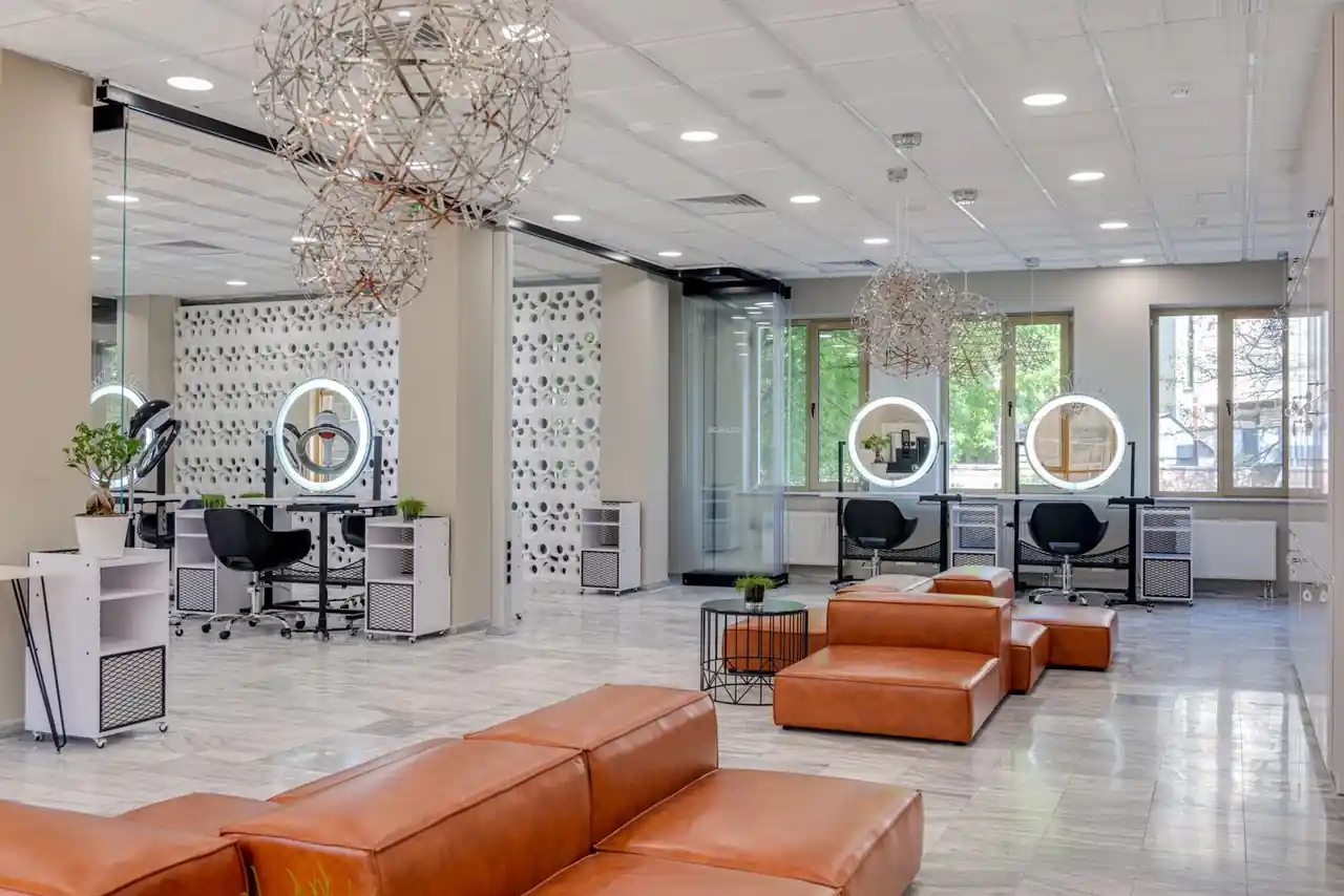 Notranjost Pearlglint Atelier salona